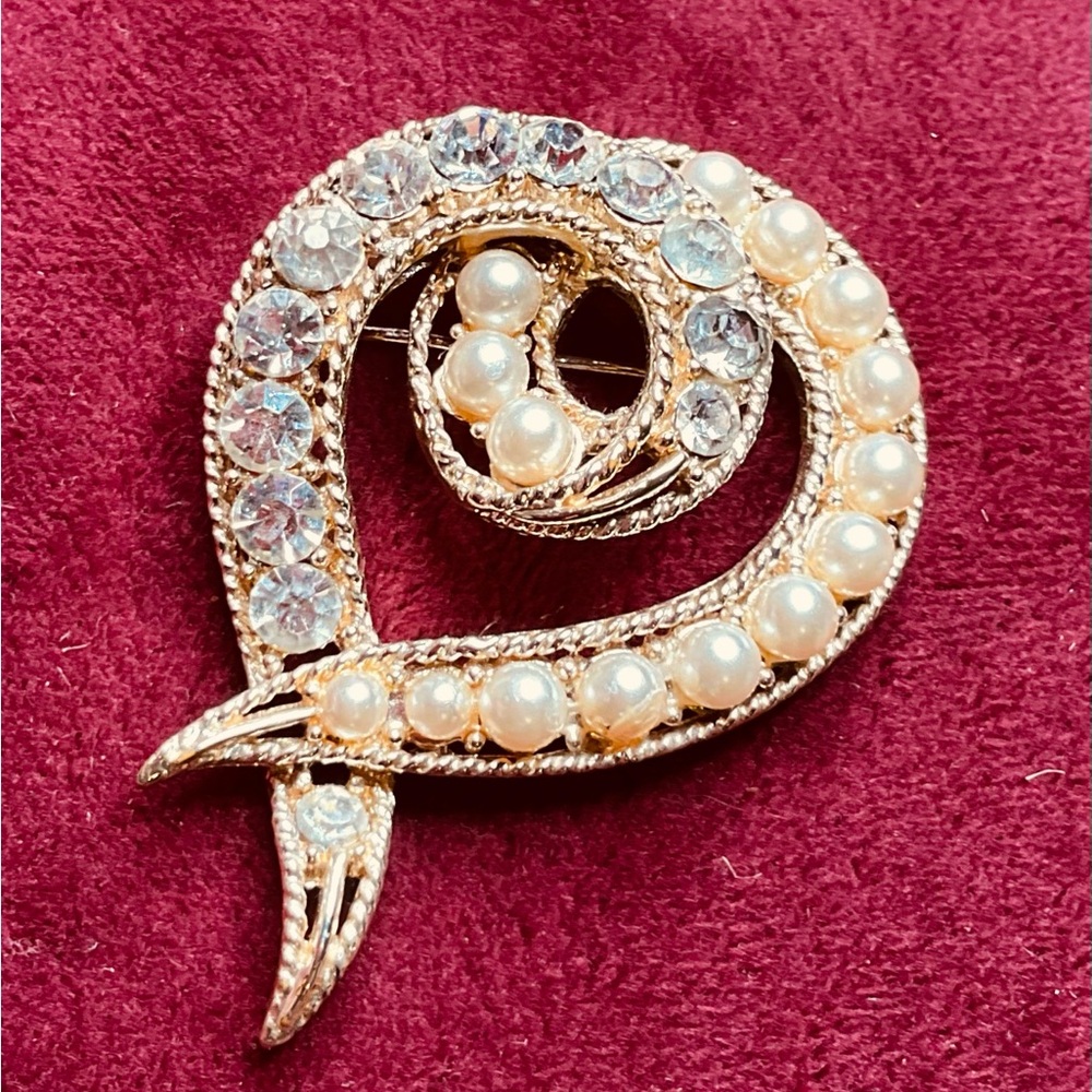 Vintage 1960’s  Ribbon Swirl Design Brooch By Curo